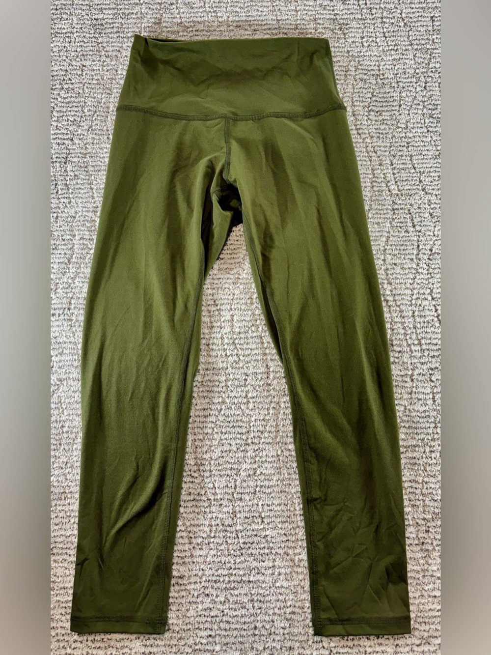 NEW Athleta Interval Women’s Medium Aspen ReCharge 7/8‎ Olive Yoga Leggings